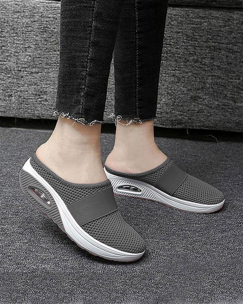 Women's flat mesh sandals